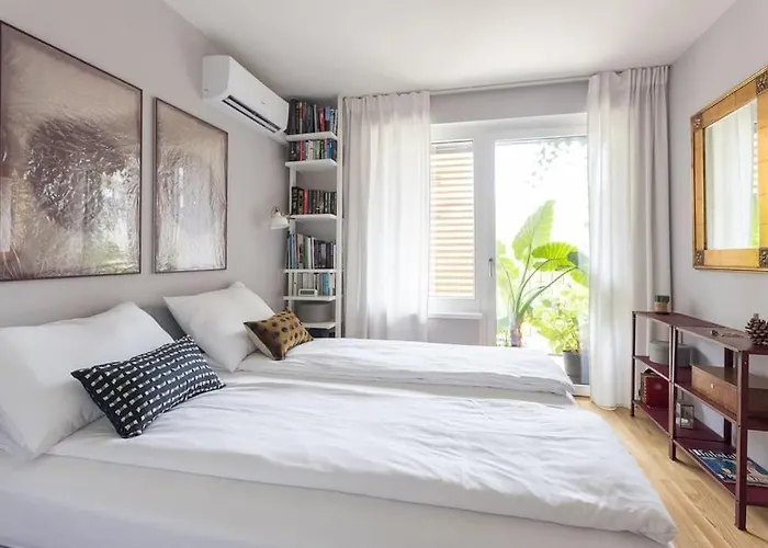 Dream - And Quiet With Ac And Free Parking Garage
