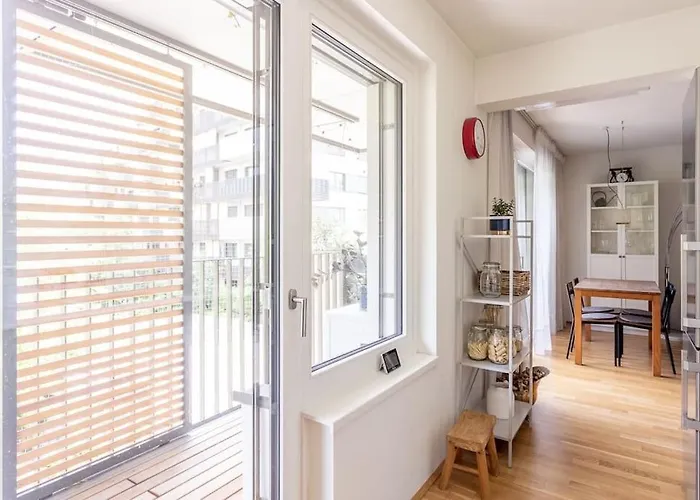 Apartment Dream - And Quiet With Ac And Free Parking Garage