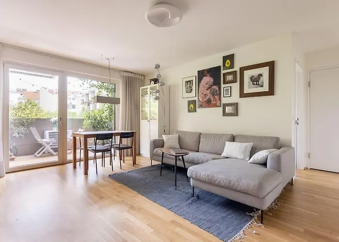 Apartment Dream - And Quiet With Ac And Free Parking Garage *