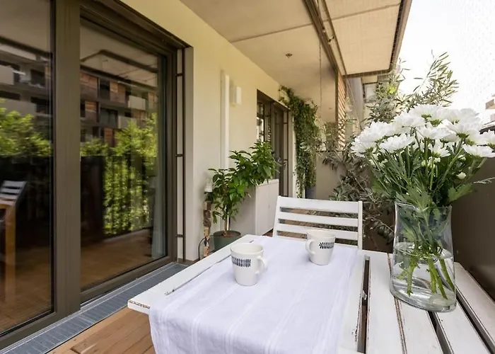 Apartment Dream - And Quiet With Ac And Free Parking Garage *