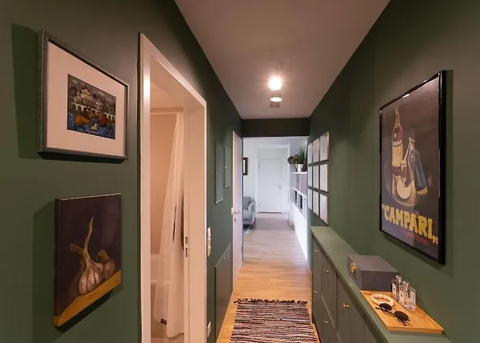 Dream - And Quiet With Ac And Free Parking Garage Apartment