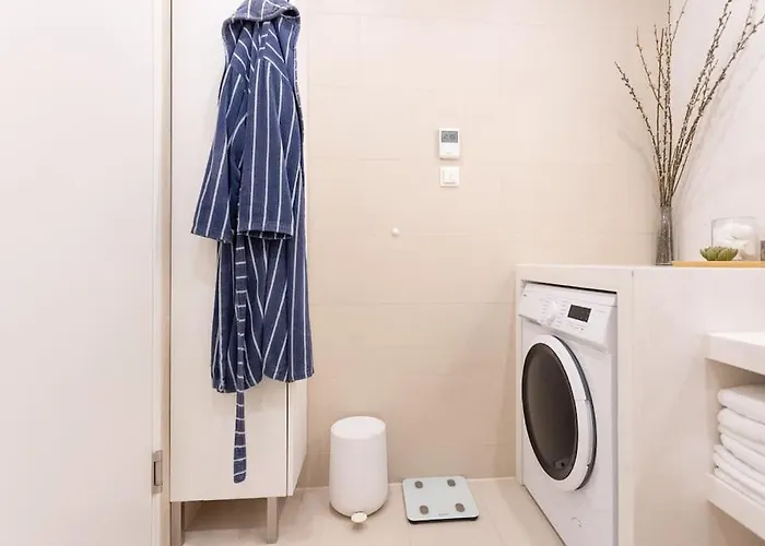 Dream - And Quiet With Ac And Free Parking Garage *