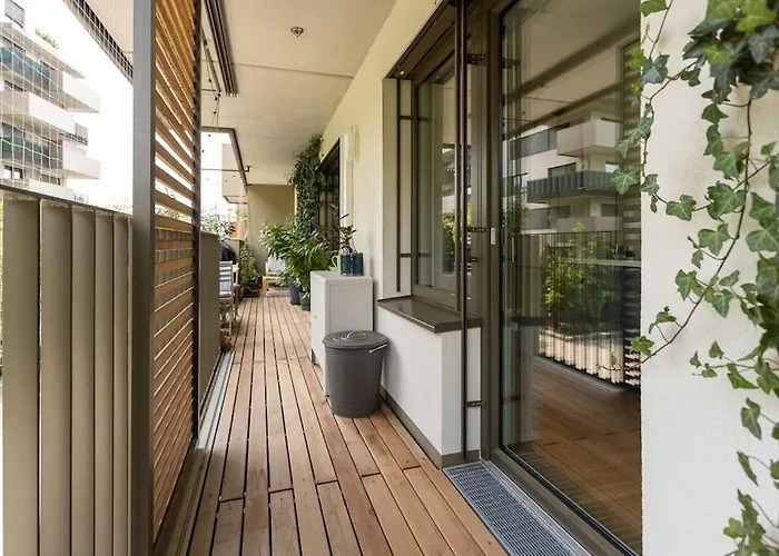 Dream - And Quiet With Ac And Free Parking Garage Apartment