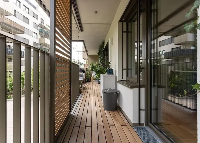 Dream - And Quiet With Ac And Free Parking Garage Apartment *