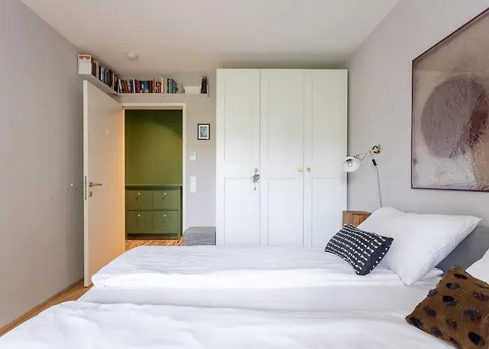 Apartment Dream - And Quiet With Ac And Free Parking Garage