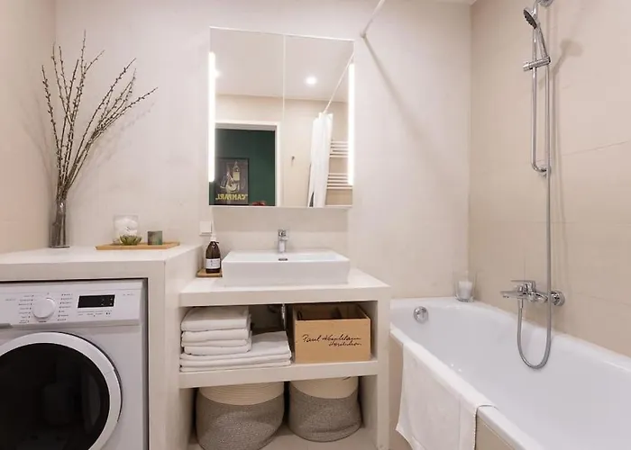 Dream - And Quiet With Ac And Free Parking Garage *